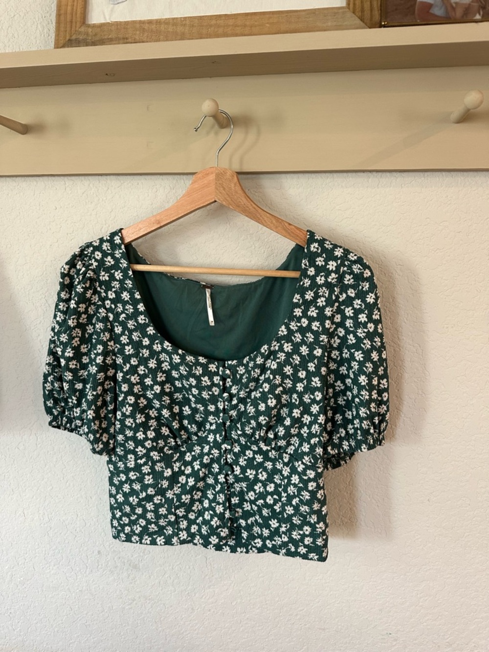 Free People Women’s Green Floral Puff Sleeve Crop Top